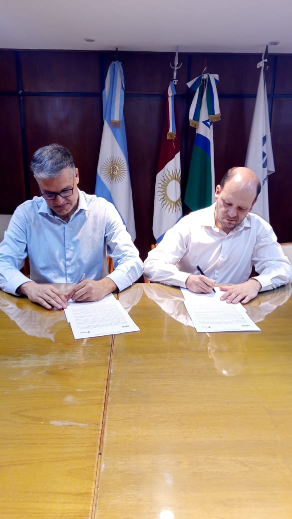 Farias Consultores firma acuerdo de vinculación con CECIS de Río IV